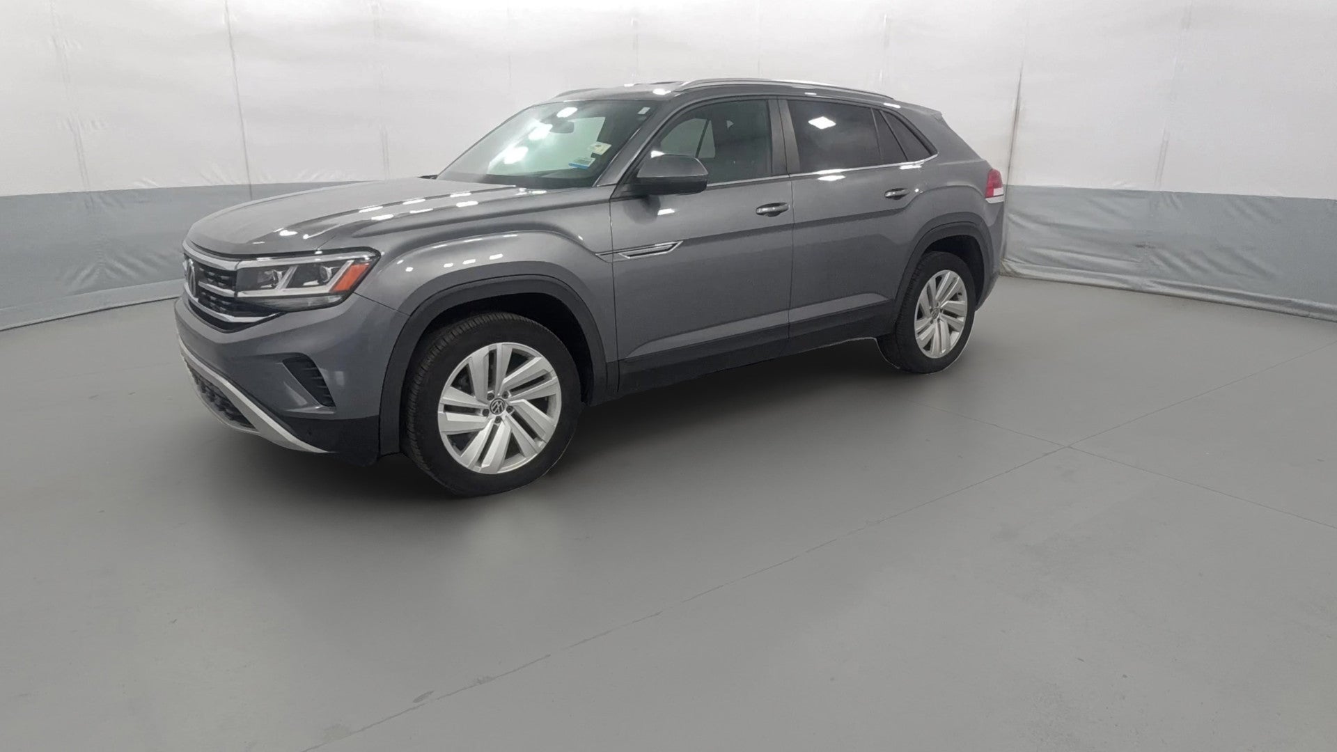 2020 Volkswagen Atlas Cross Sport vehicle photo