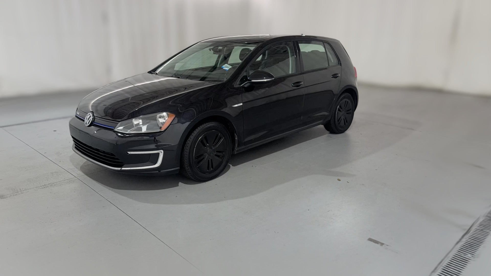 2016 Volkswagen e-Golf vehicle photo