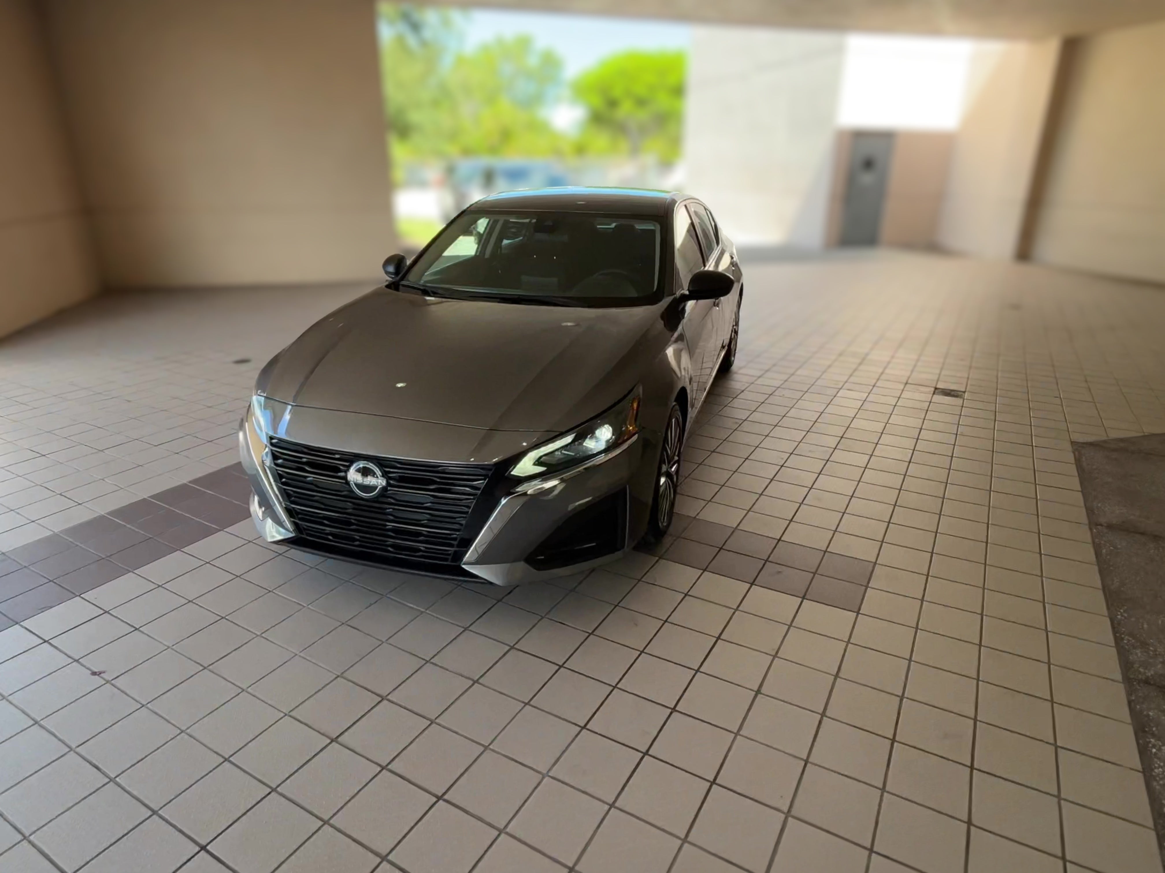 2025 Nissan Altima SV - Photo 17