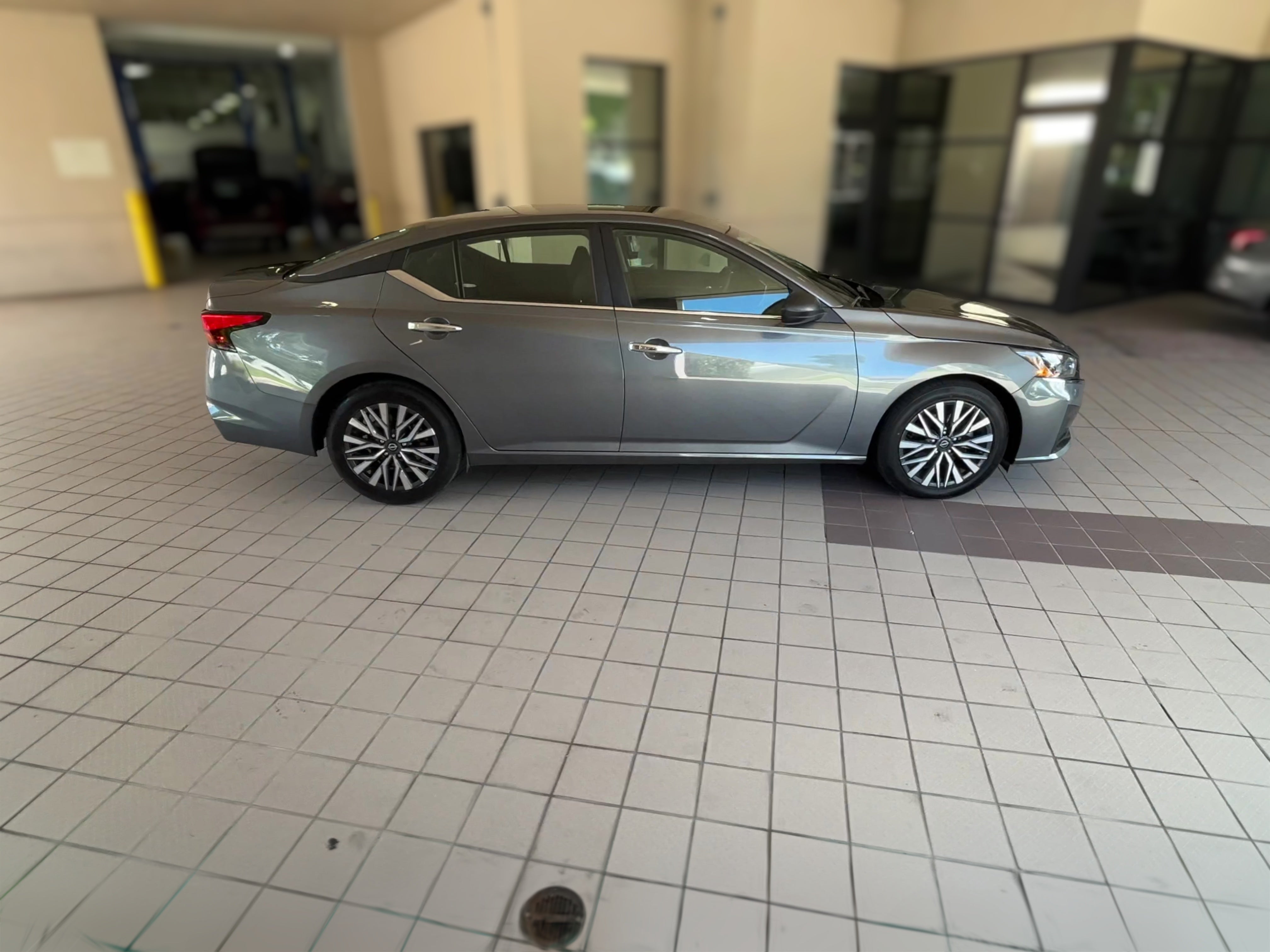 2025 Nissan Altima SV - Photo 28