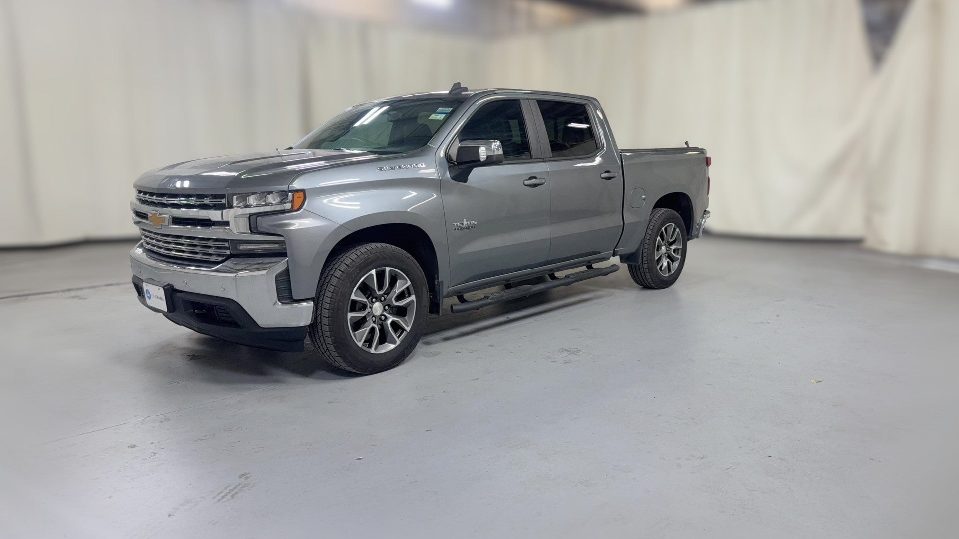 2020 Chevrolet Silverado 1500 Crew Cab vehicle photo