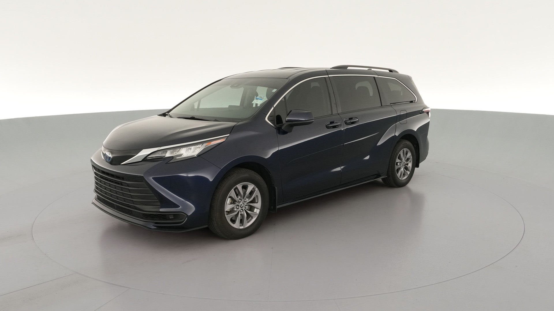 2023 Toyota Sienna vehicle photo