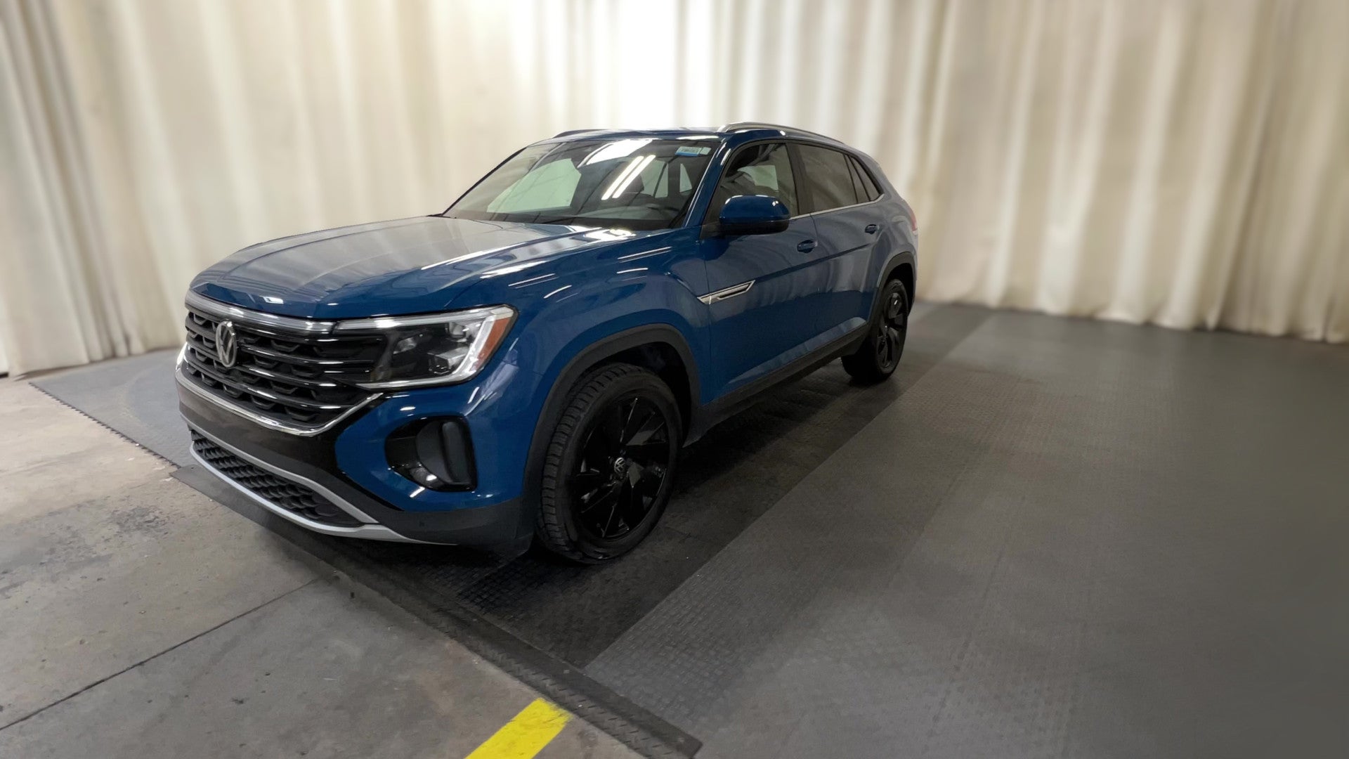 2026 Volkswagen Atlas Cross Sport vehicle photo