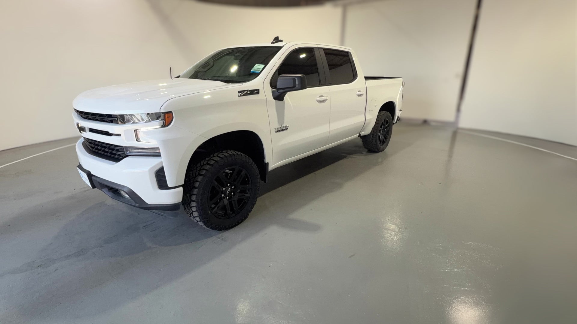 2021 Chevrolet Silverado 1500 Crew Cab vehicle photo