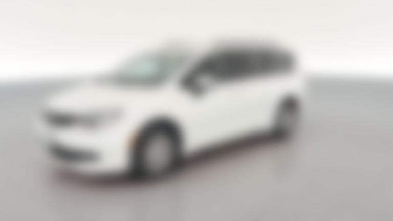 2020 Chrysler Voyager vehicle photo