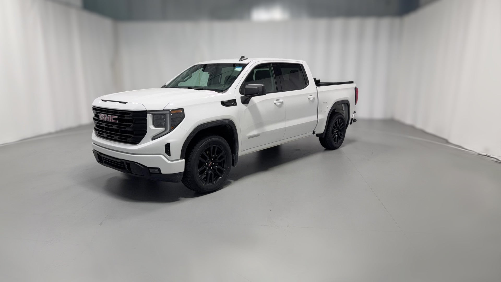 2023 GMC Sierra 1500 Crew Cab vehicle photo