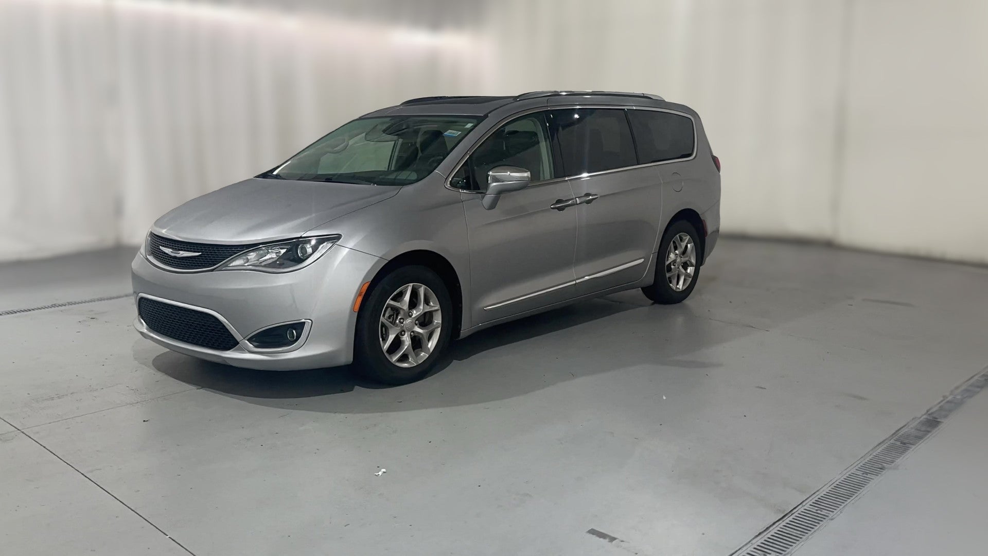 2018 Chrysler Pacifica vehicle photo