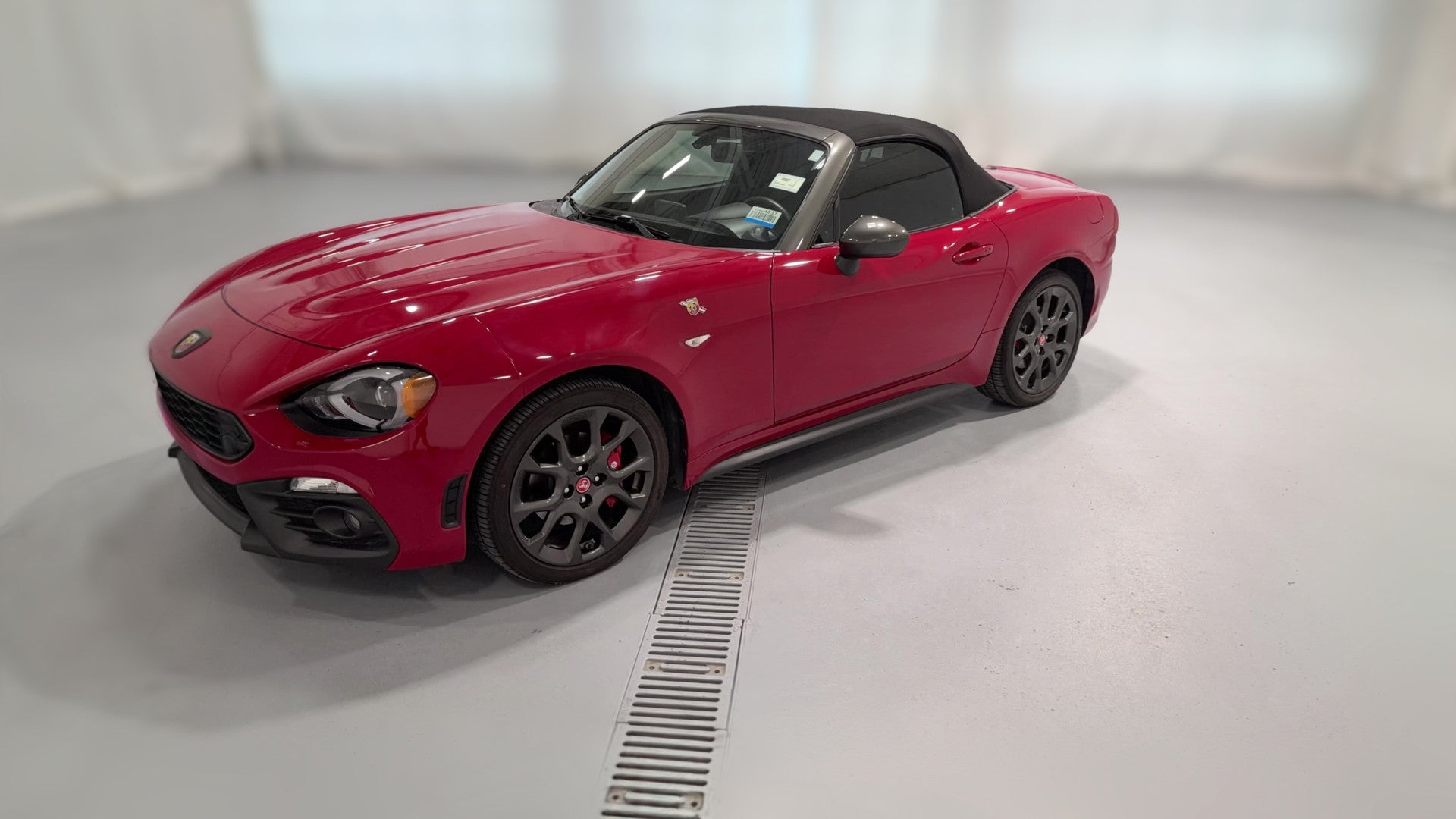 2018 FIAT 124 Spider vehicle photo