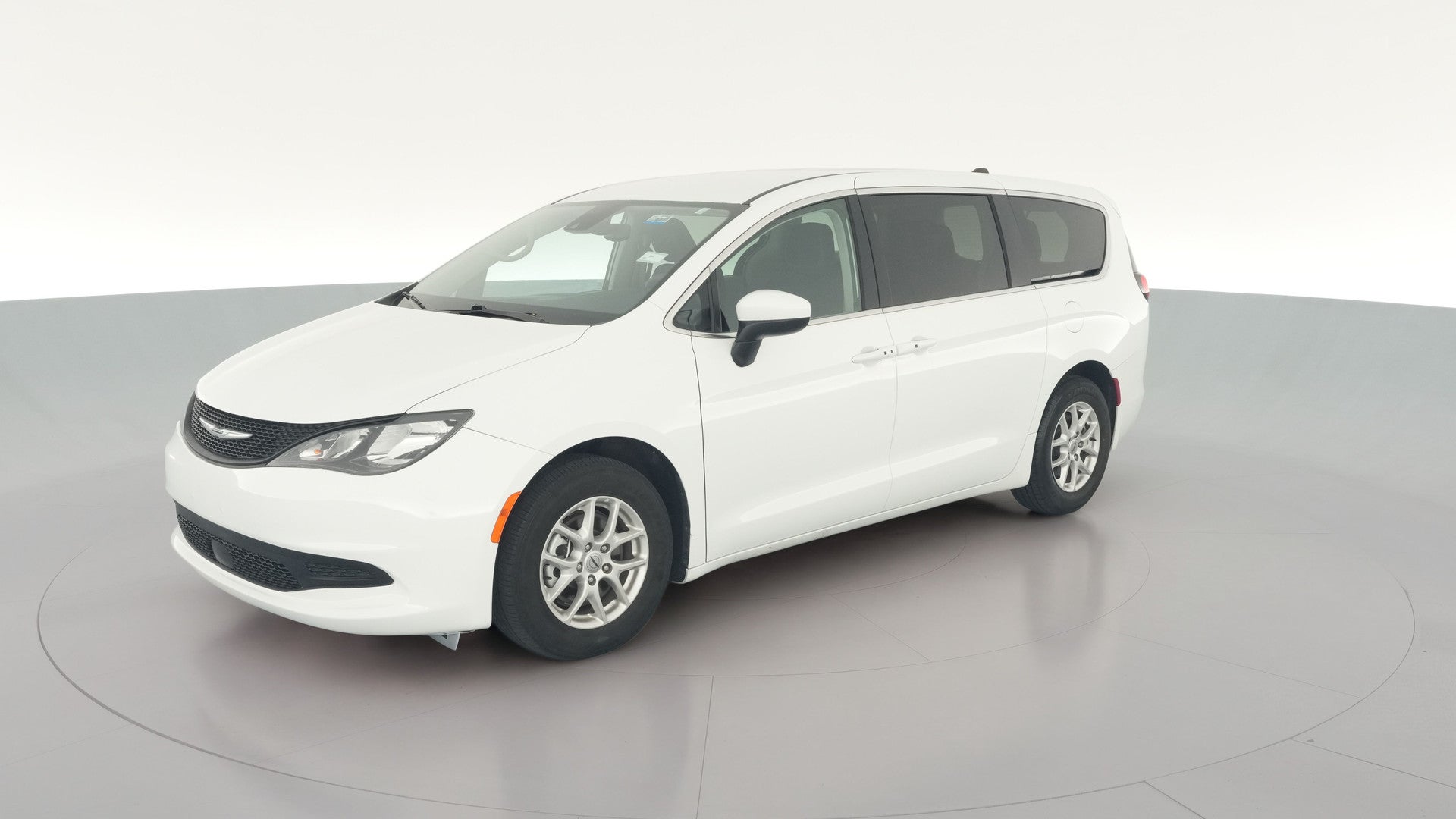 2023 Chrysler Voyager vehicle photo
