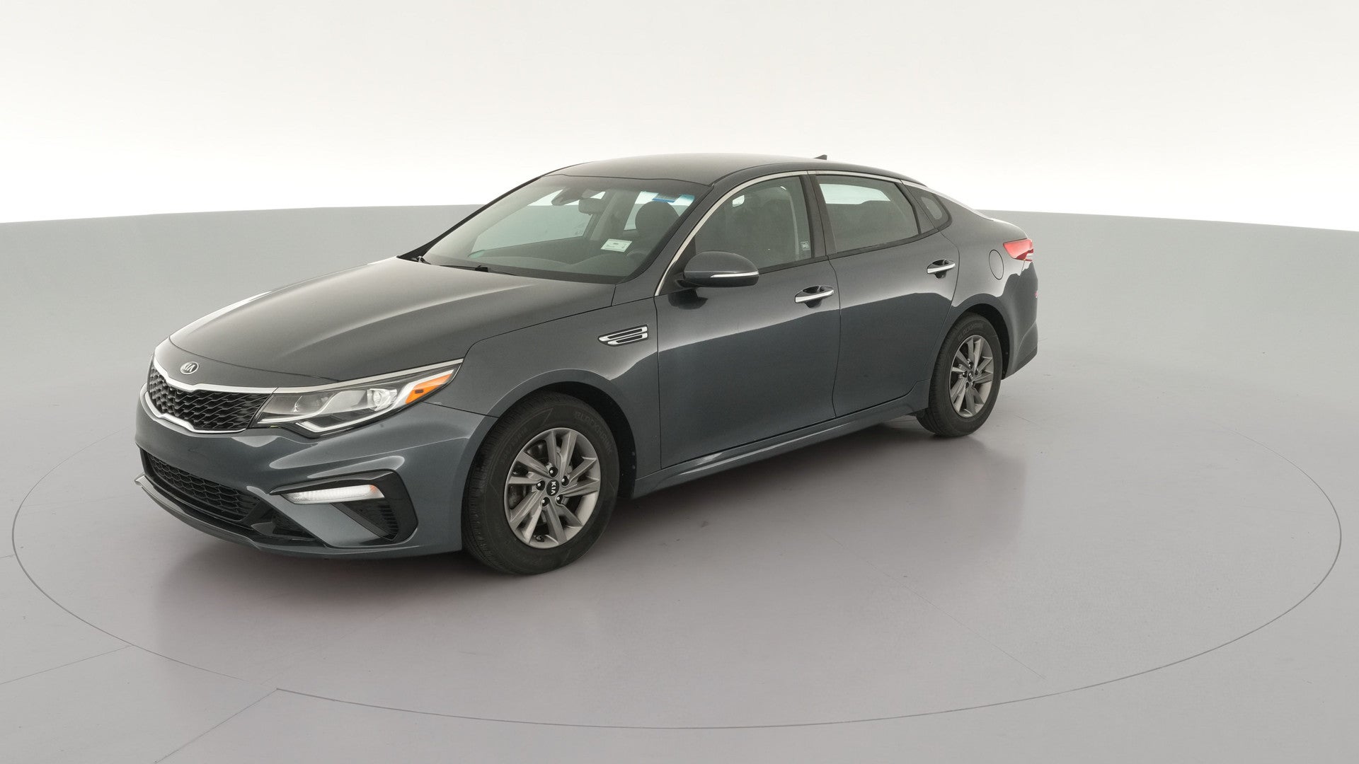 2020 Kia Optima vehicle photo