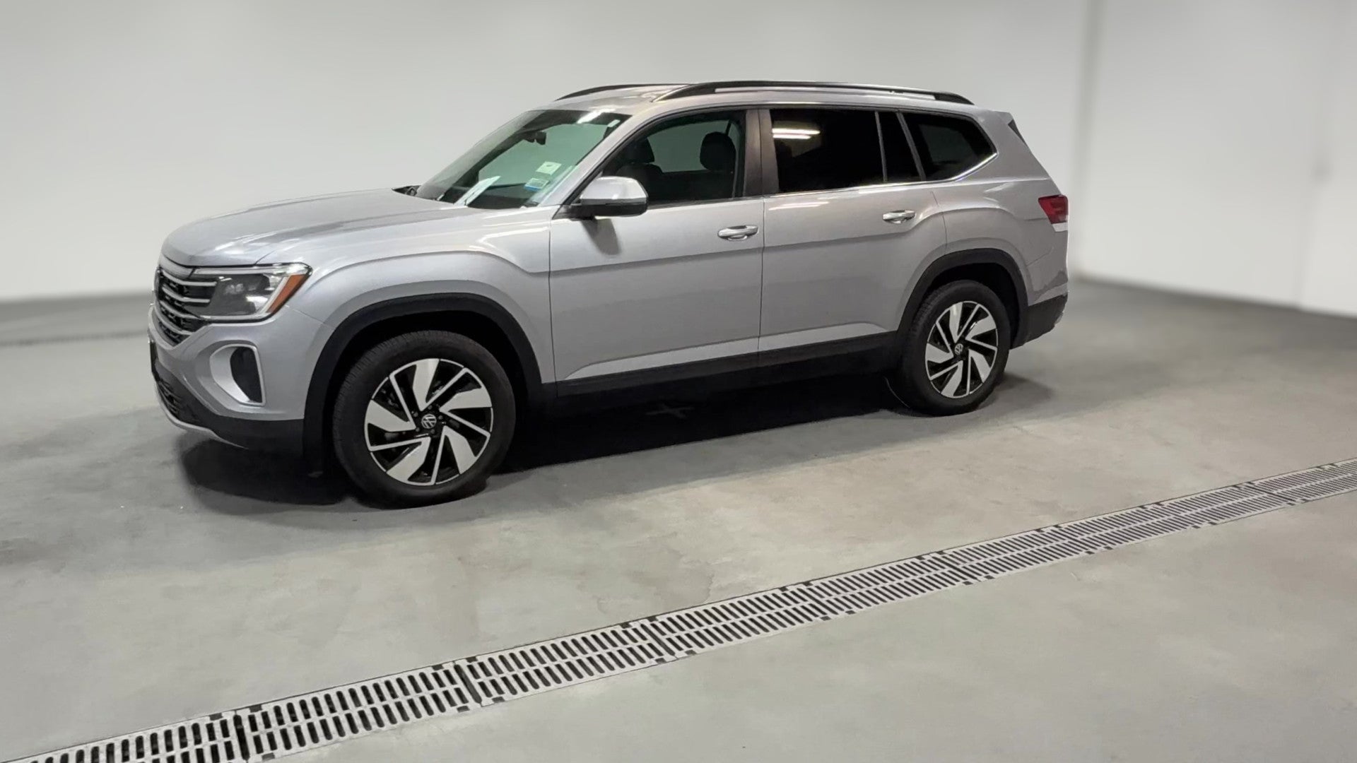 2026 Volkswagen Atlas vehicle photo