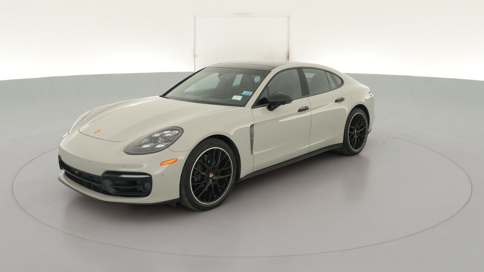 2022 Porsche Panamera vehicle photo
