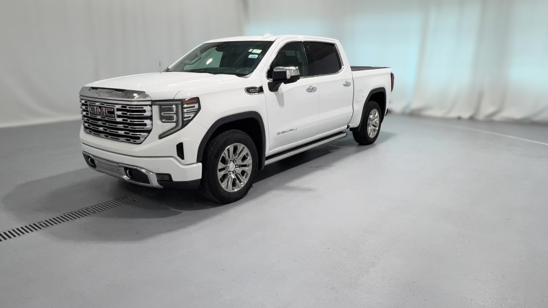 2022 GMC Sierra 1500 Crew Cab vehicle photo