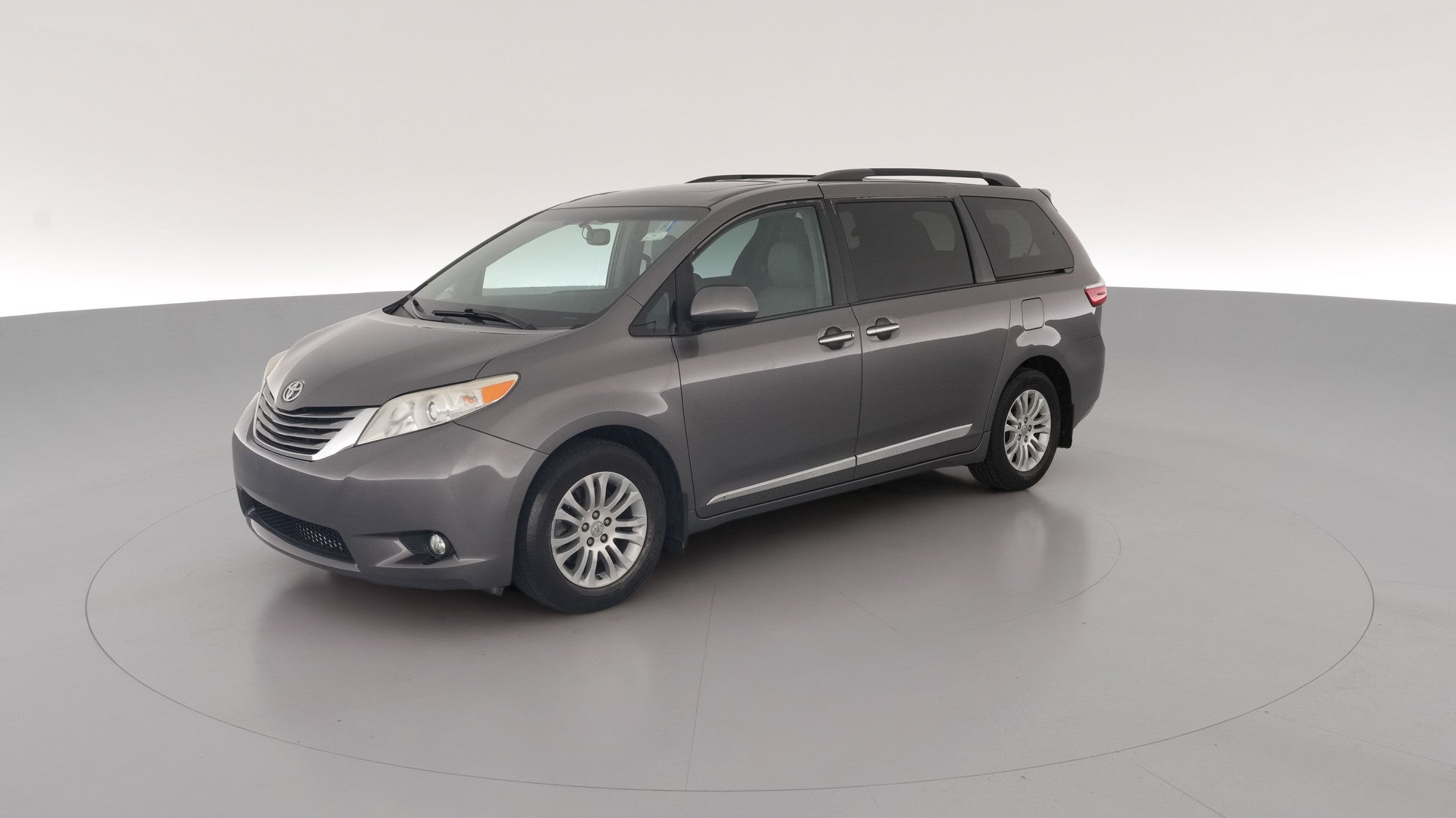 2017 Toyota Sienna vehicle photo
