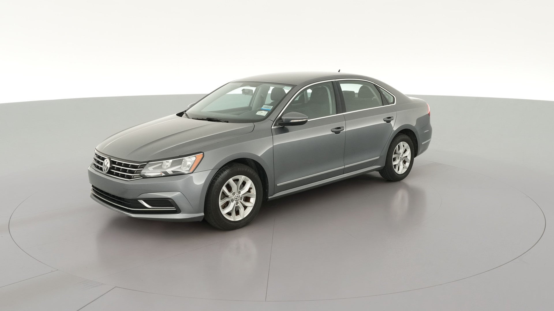 2017 Volkswagen Passat vehicle photo
