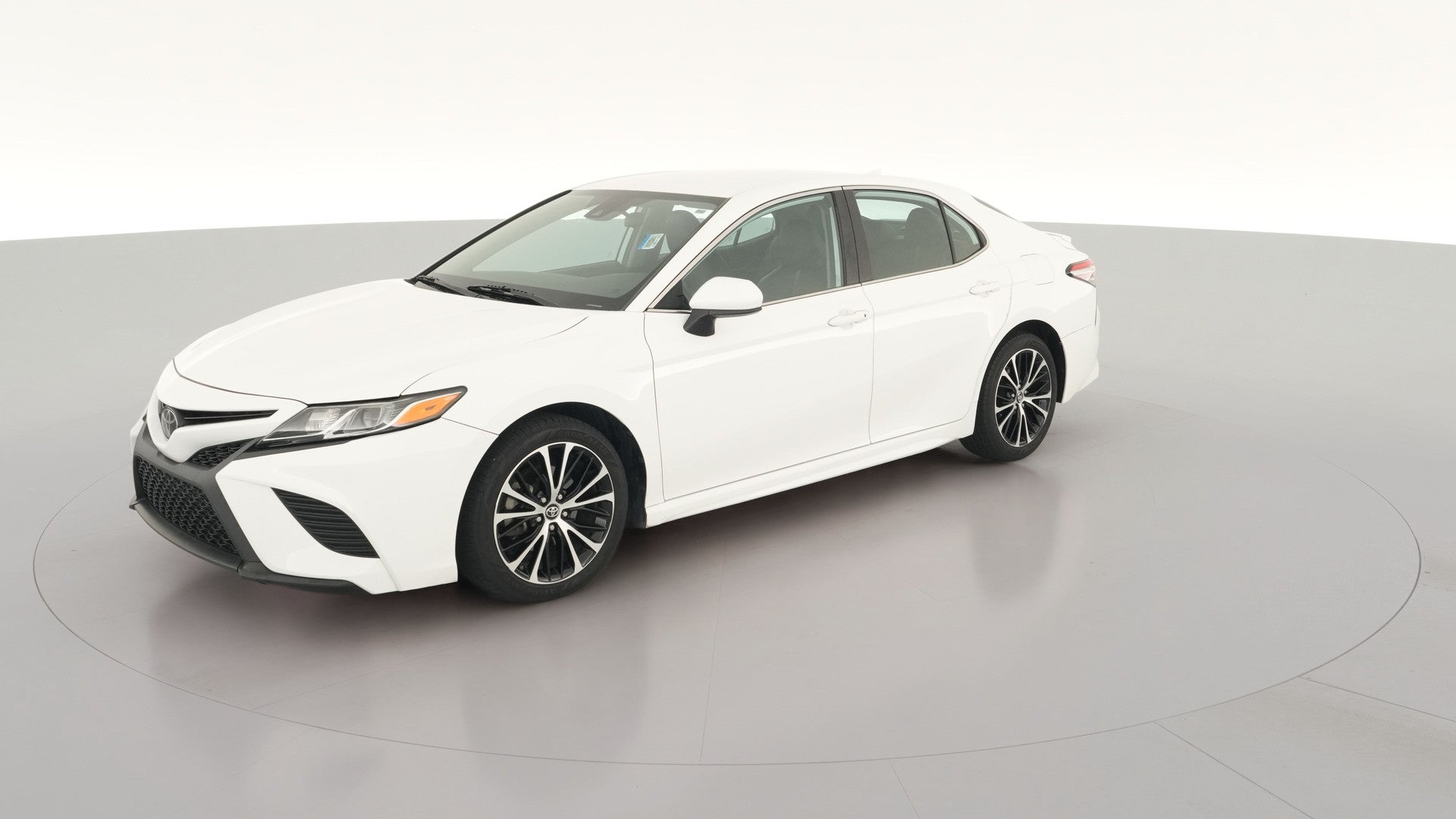 2019 Toyota Camry vehicle photo