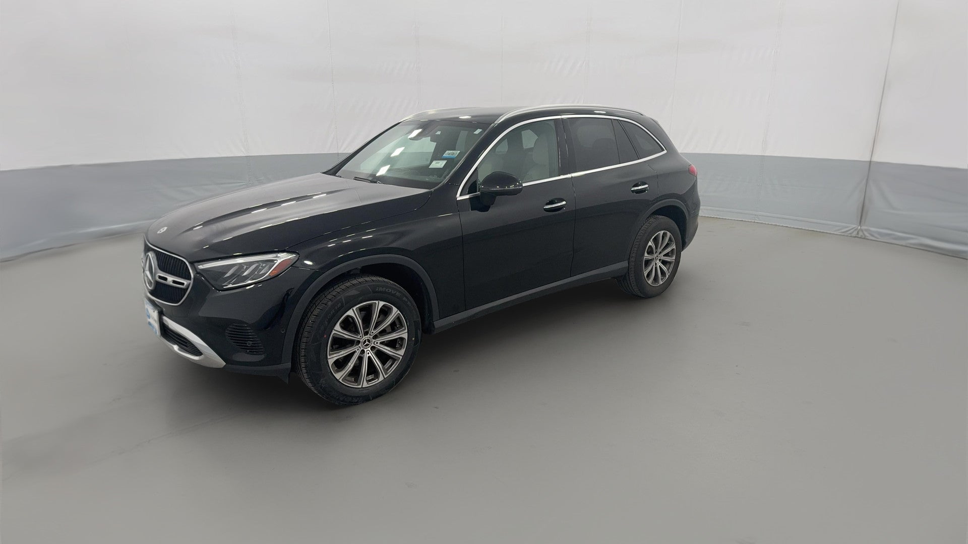 2024 Mercedes-Benz GLC vehicle photo