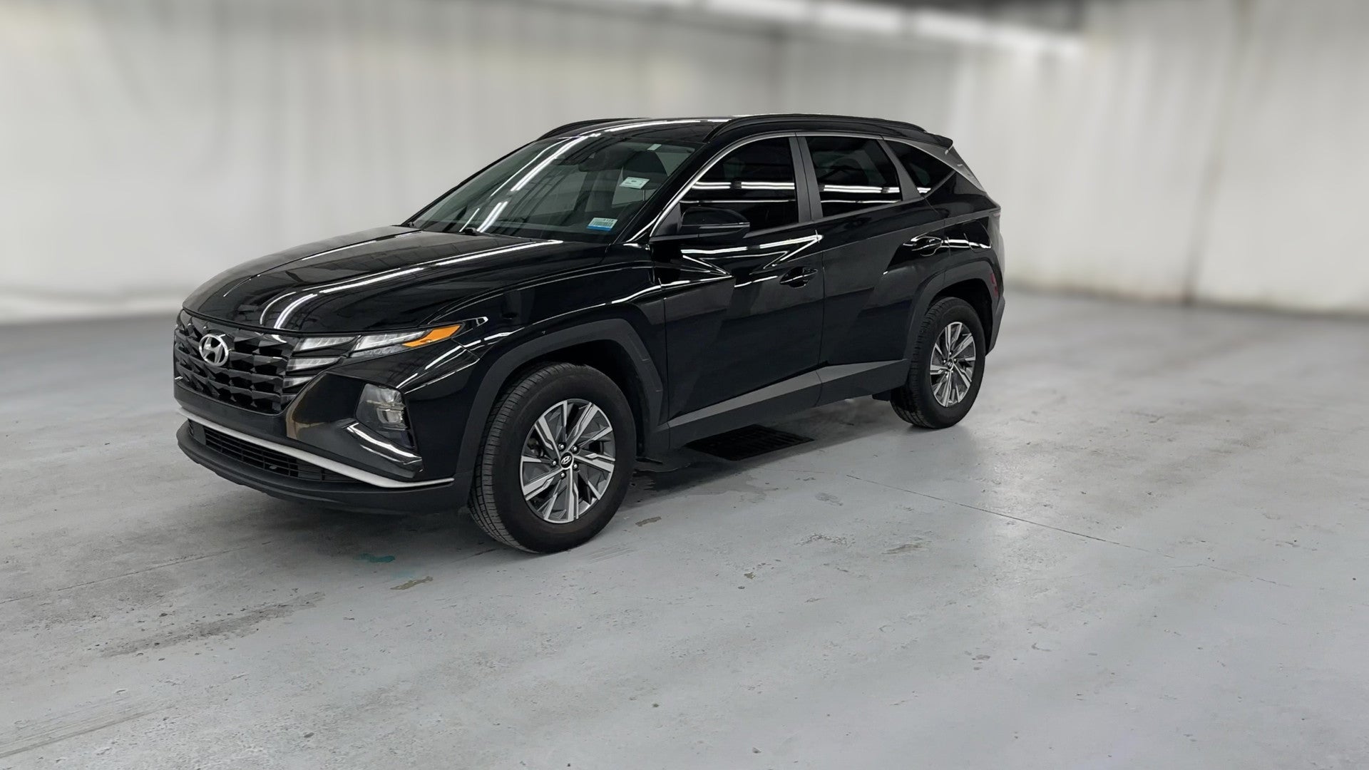 2022 Hyundai Tucson Hybrid vehicle photo