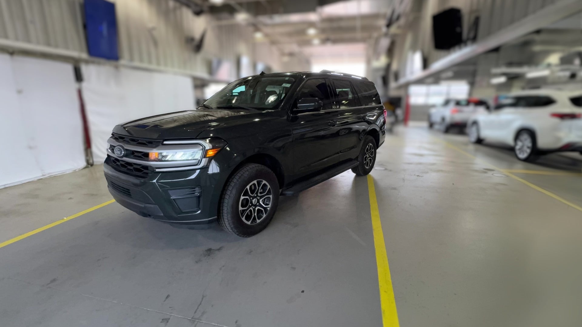 2022 Ford Expedition vehicle photo
