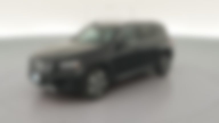2025 Mercedes-Benz GLB vehicle photo