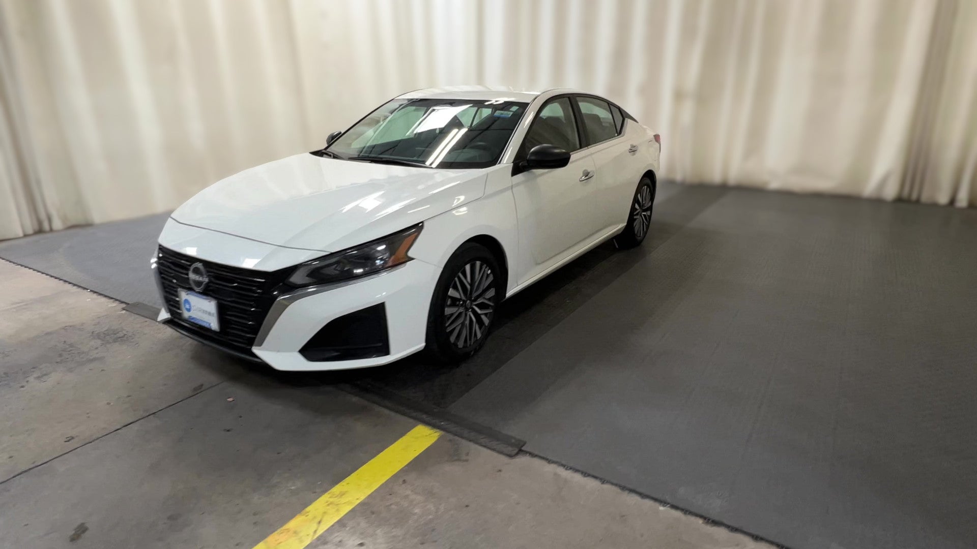 2025 Nissan Altima vehicle photo