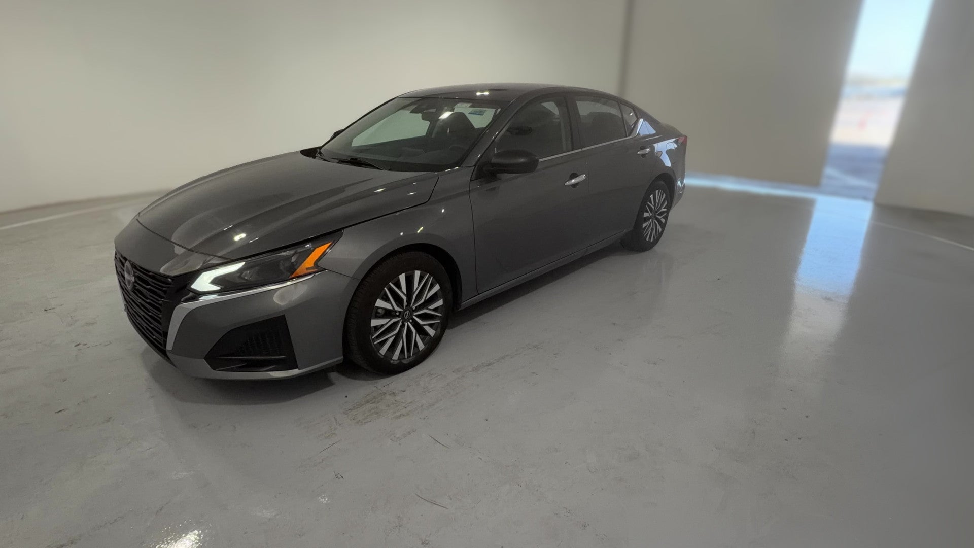 2025 Nissan Altima vehicle photo