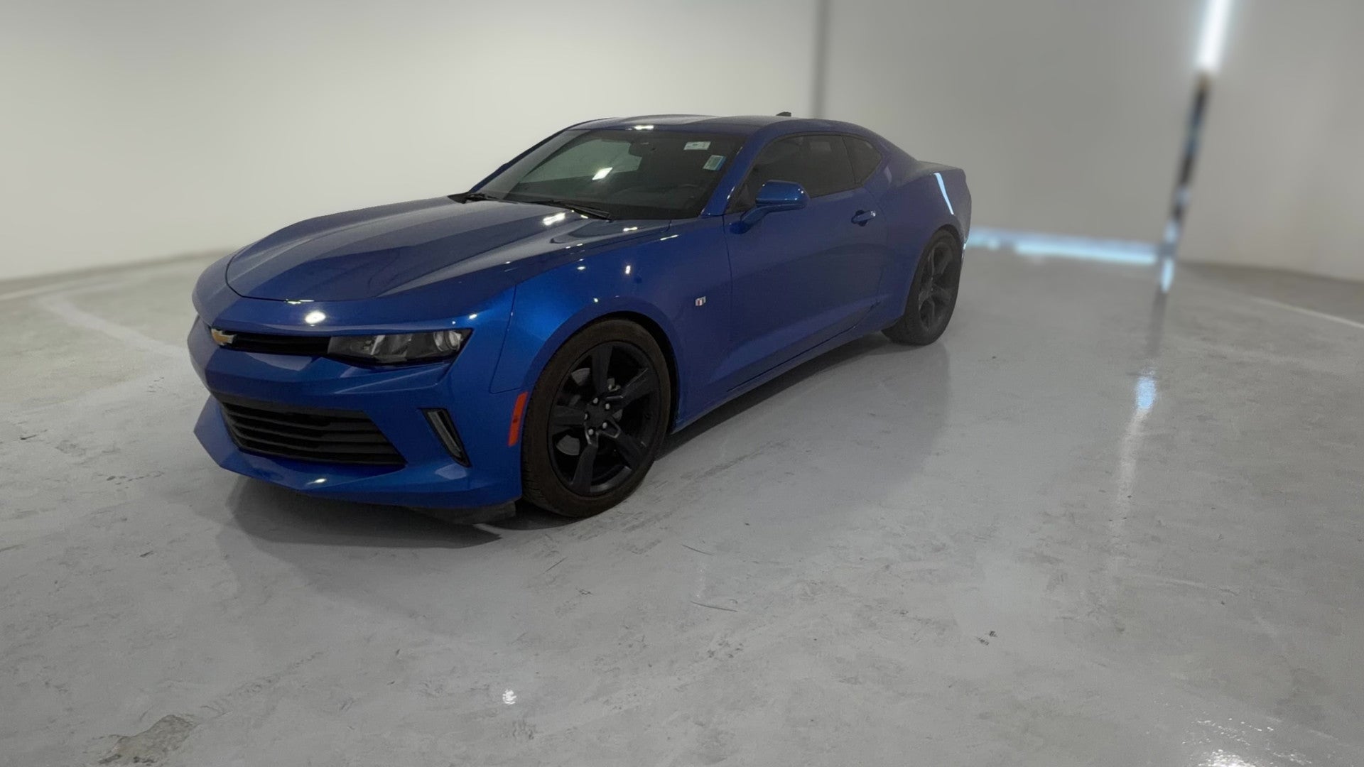 2018 Chevrolet Camaro vehicle photo