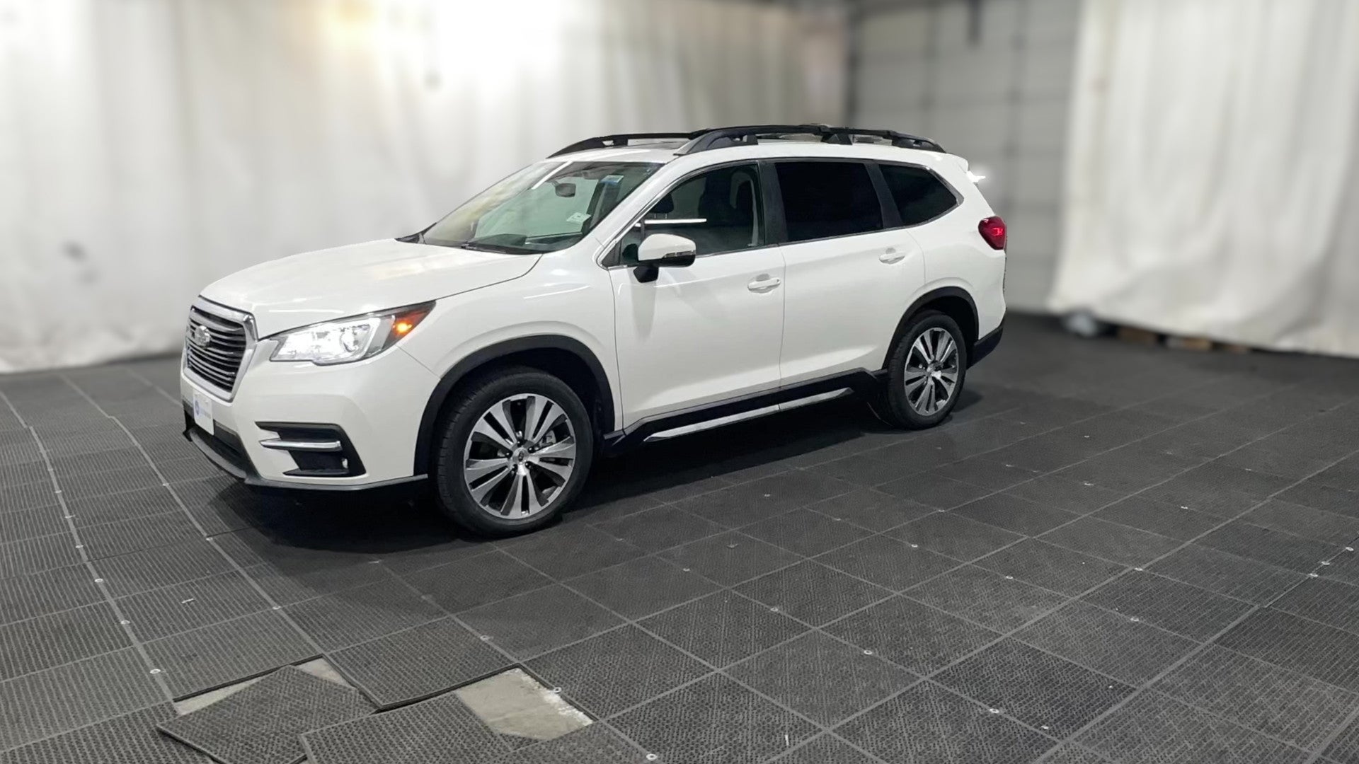 2022 Subaru Ascent vehicle photo