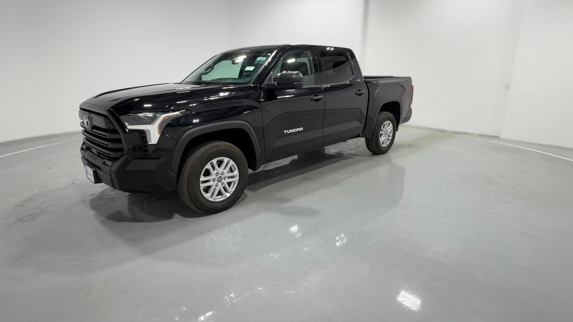 2023 Toyota Tundra CrewMax vehicle photo