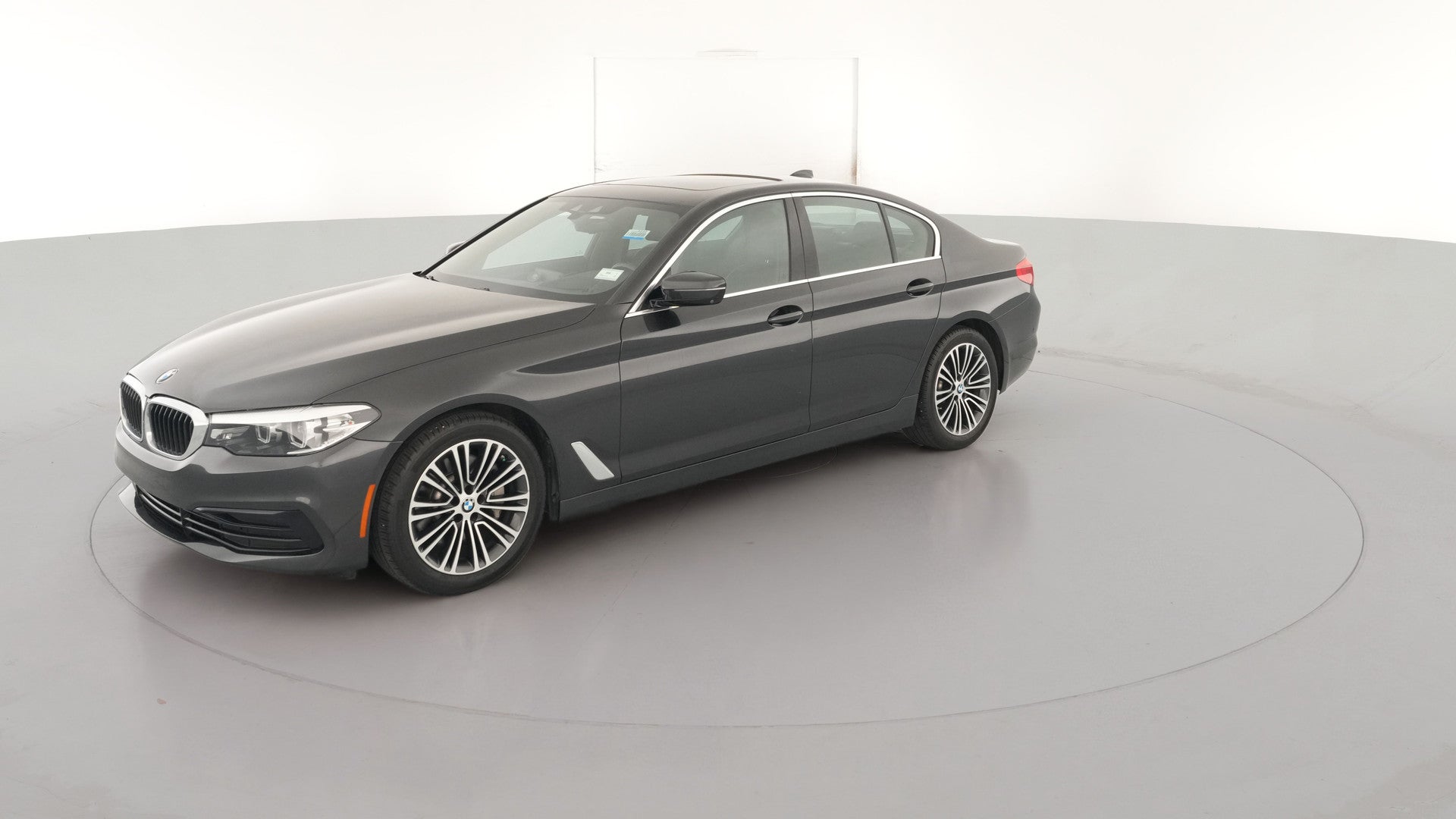 2019 BMW 5 Series vehicle photo