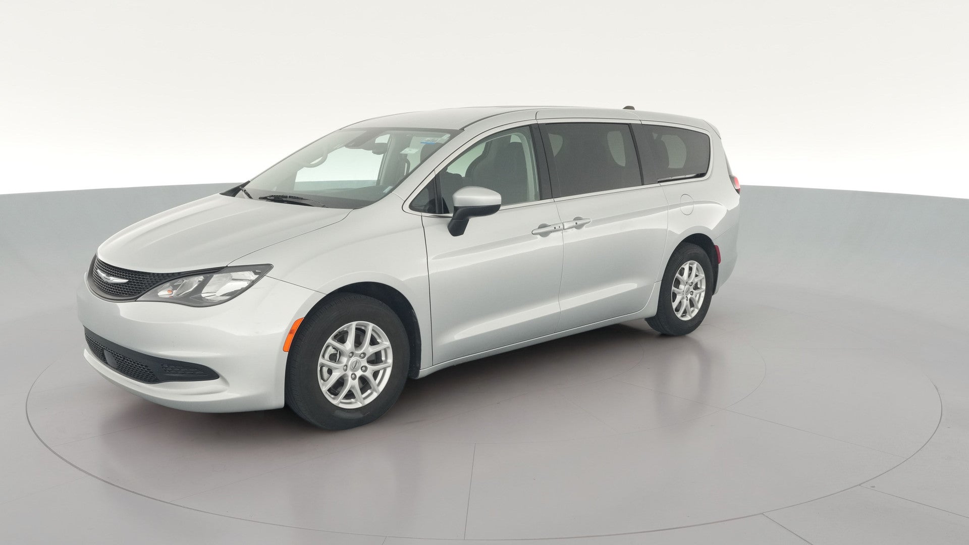 2023 Chrysler Voyager vehicle photo