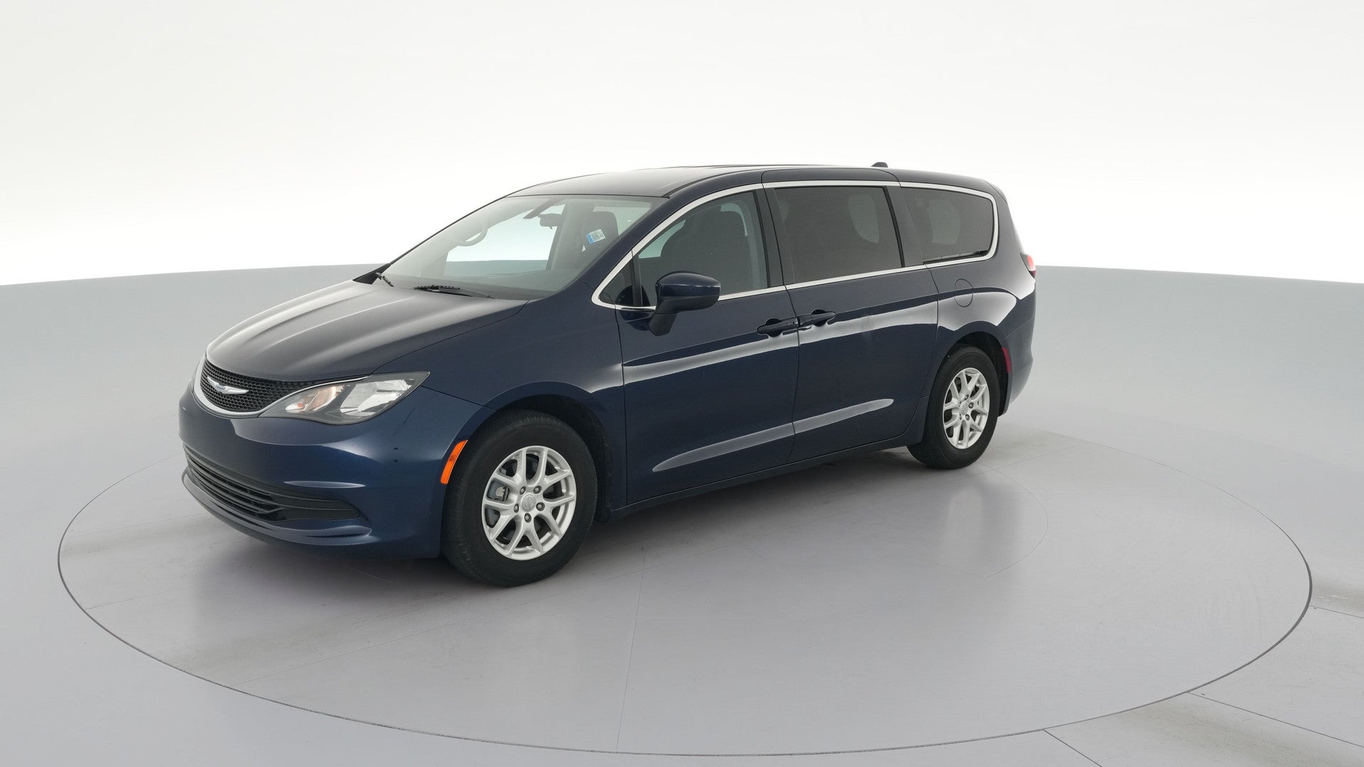 2020 Chrysler Voyager vehicle photo
