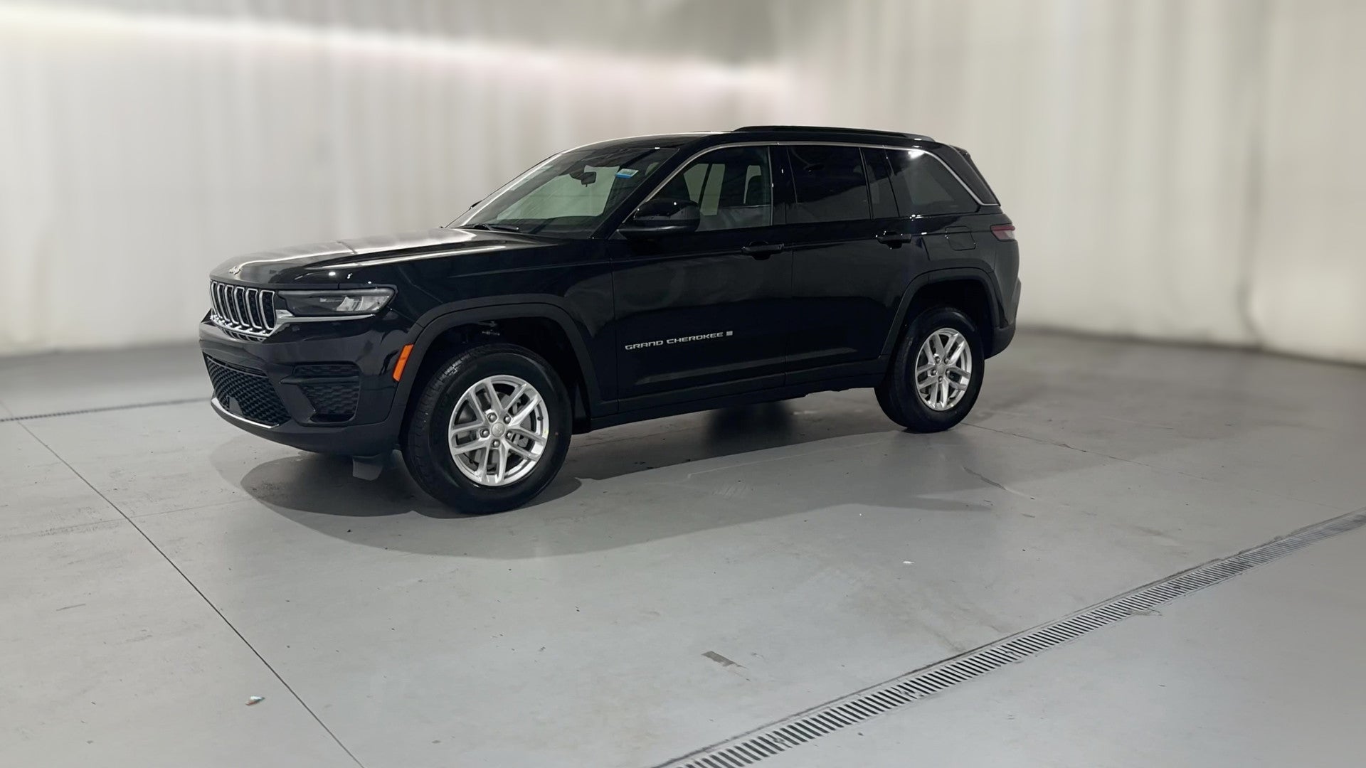 2026 Jeep Grand Cherokee vehicle photo