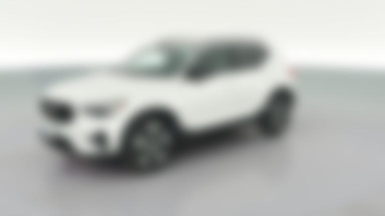 2026 Volvo XC40 vehicle photo