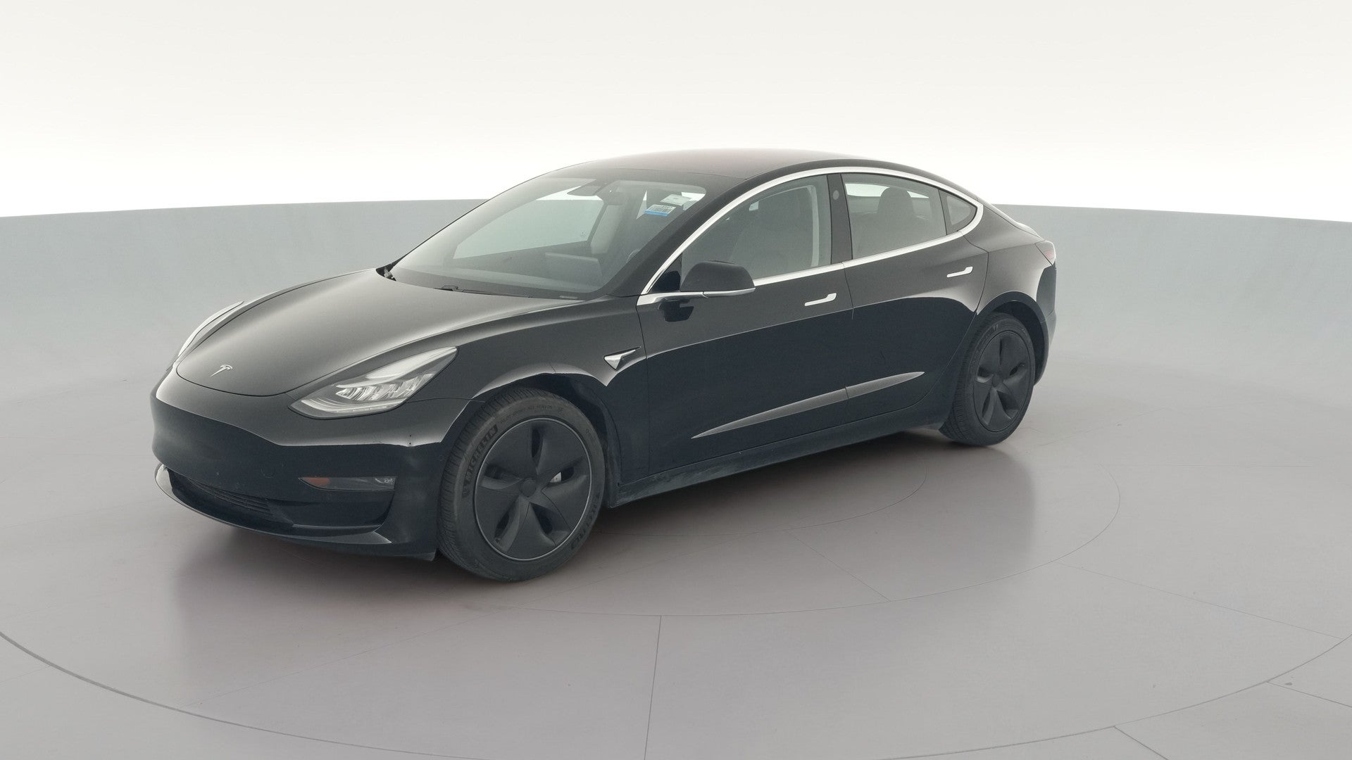 2018 Tesla Model 3 vehicle photo