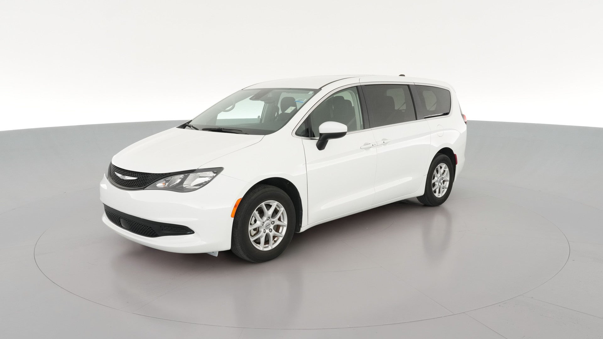 2023 Chrysler Voyager vehicle photo