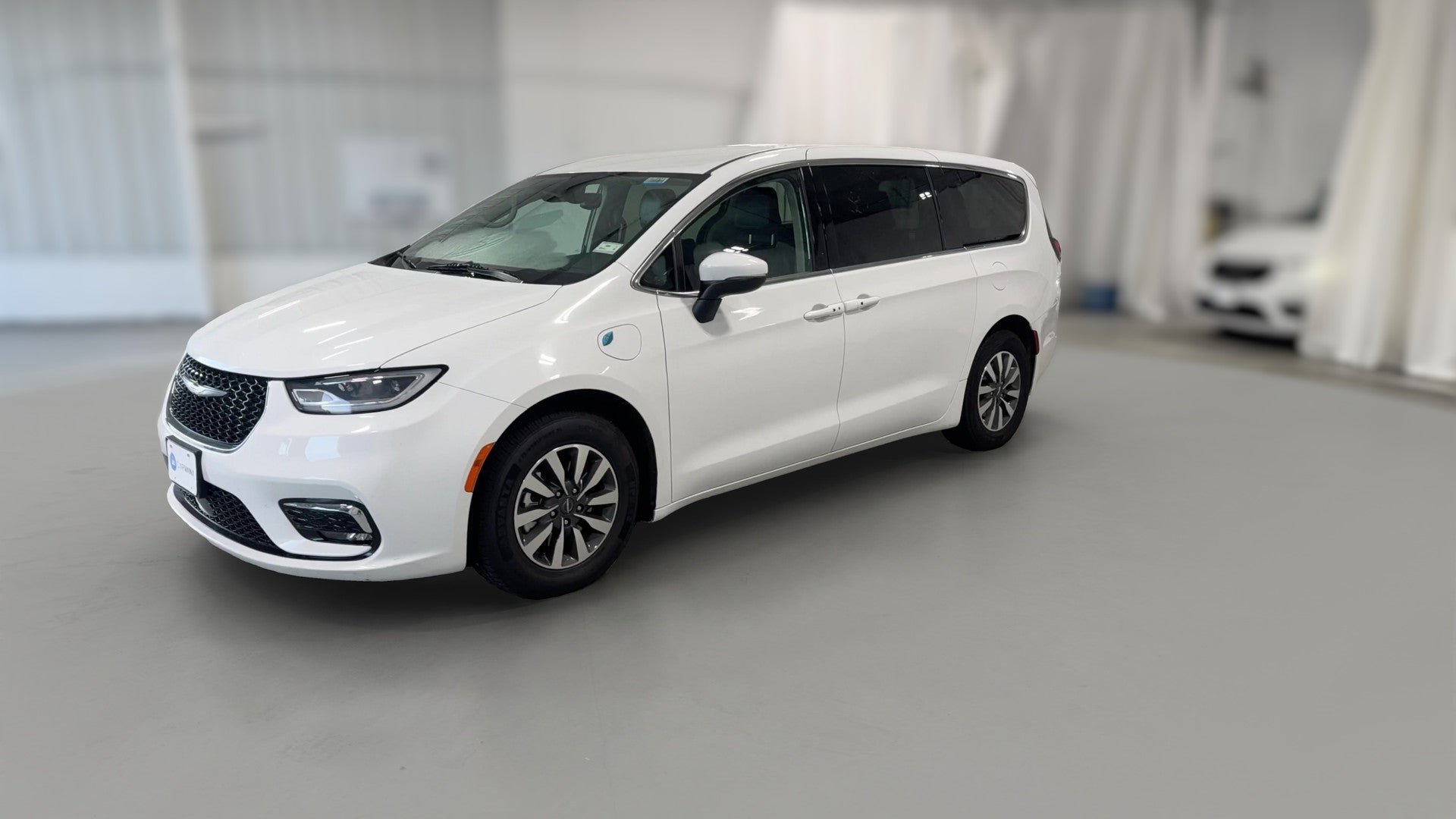 2023 Chrysler Pacifica Hybrid vehicle photo