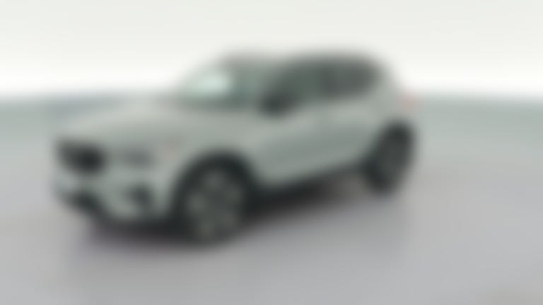 2025 Volvo XC40 vehicle photo