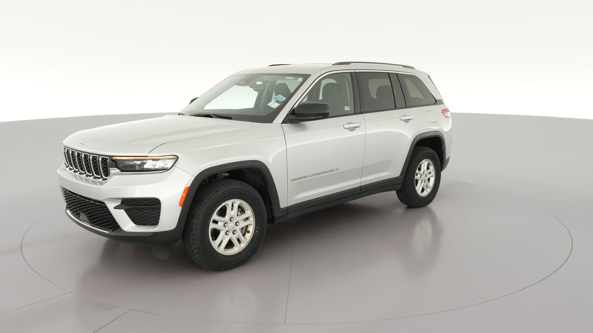 2024 Jeep Grand Cherokee vehicle photo