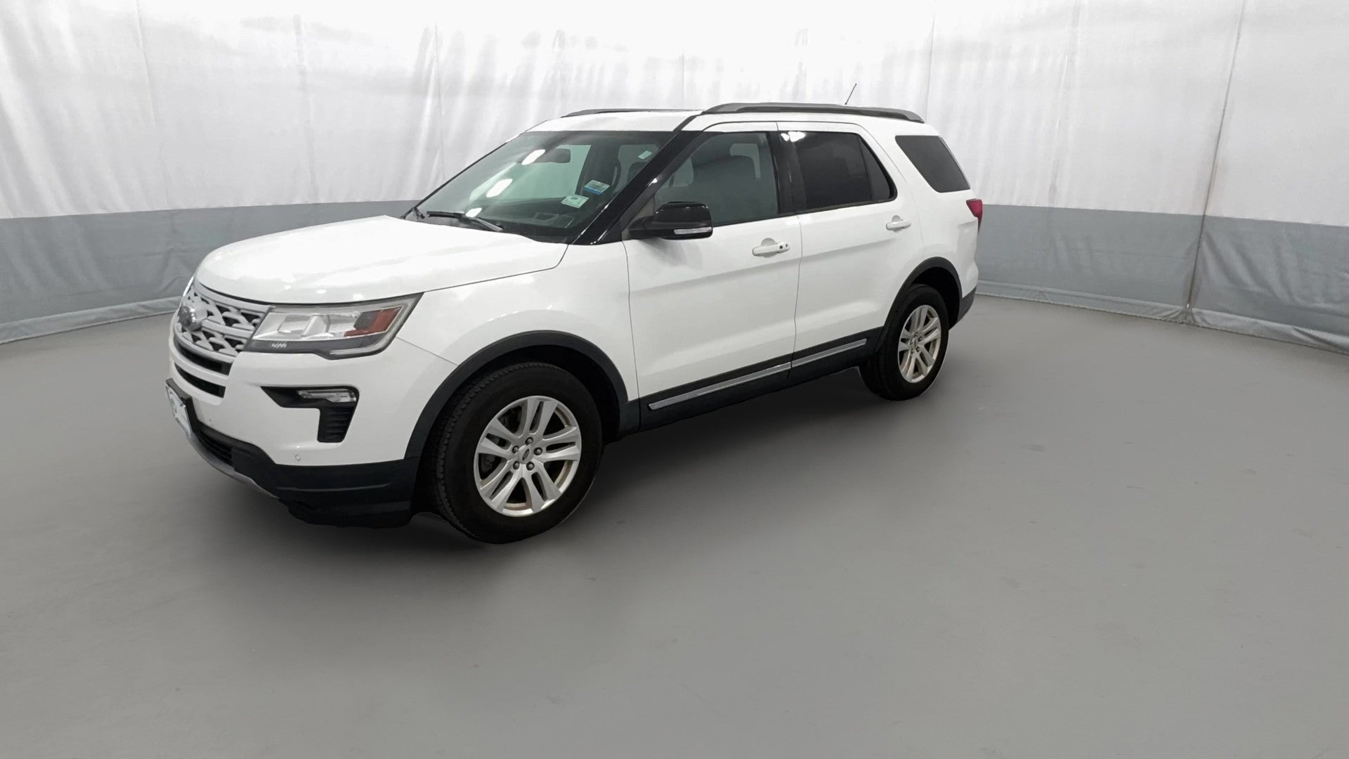 2018 Ford Explorer vehicle photo