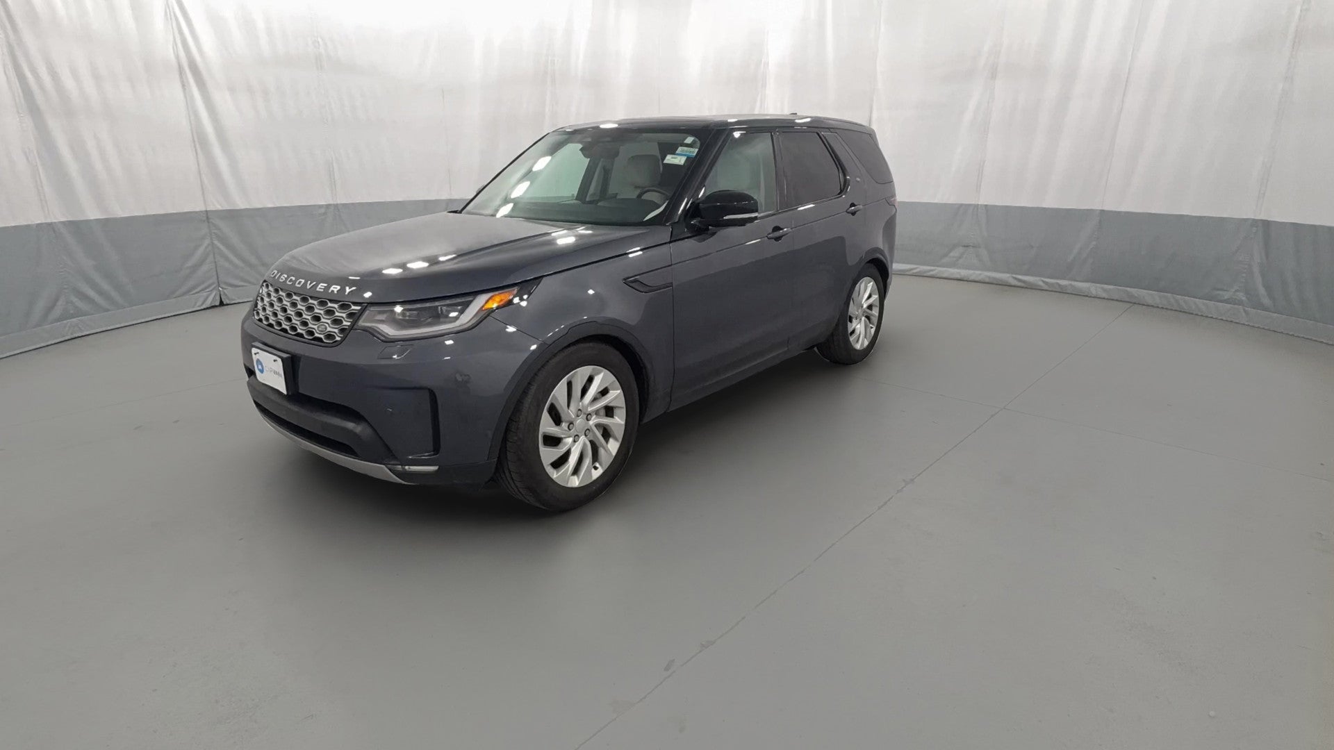2025 Land Rover Discovery vehicle photo
