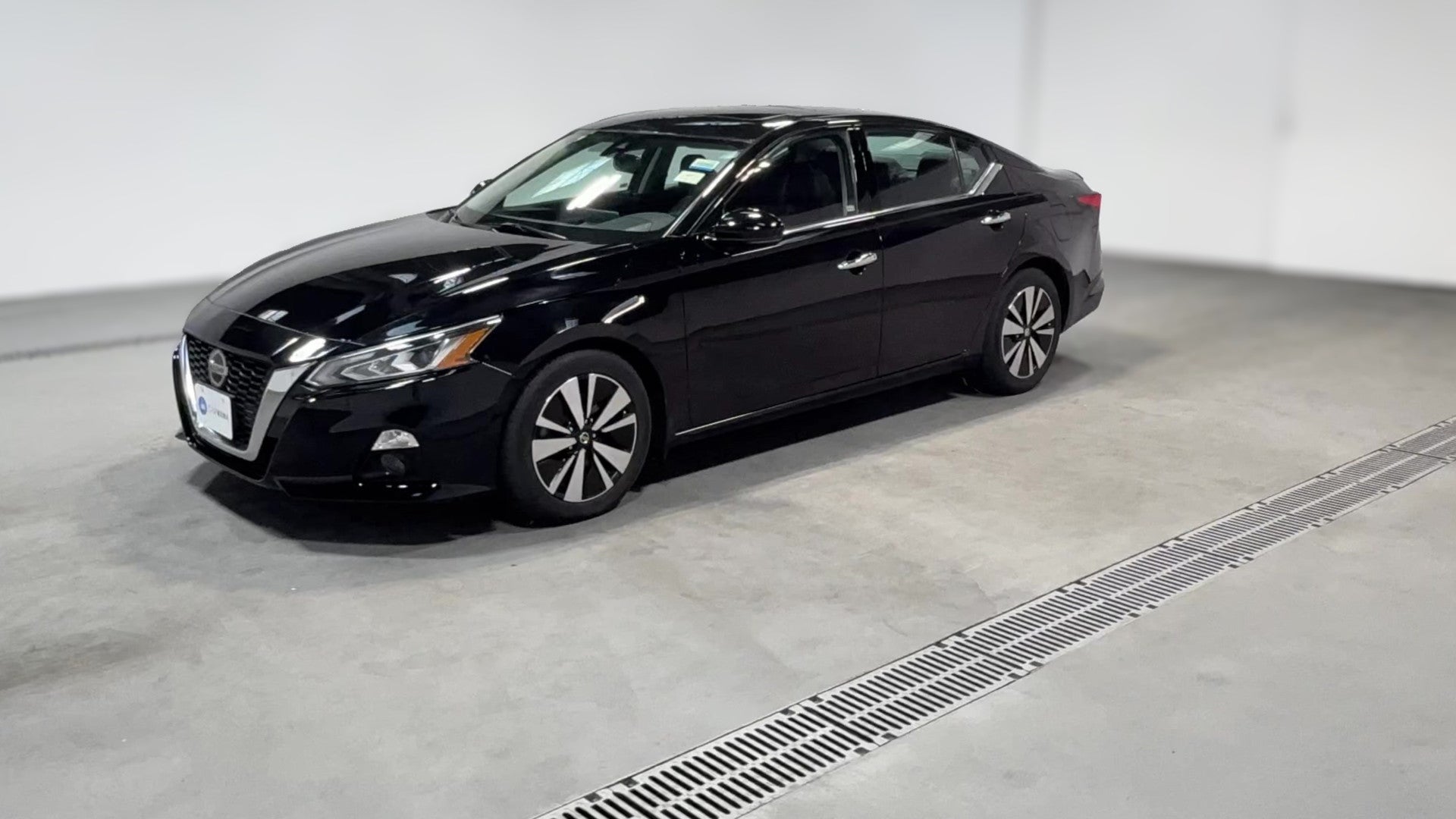 2019 Nissan Altima vehicle photo