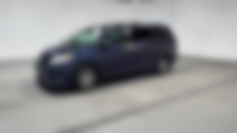 2018 Toyota Sienna vehicle photo