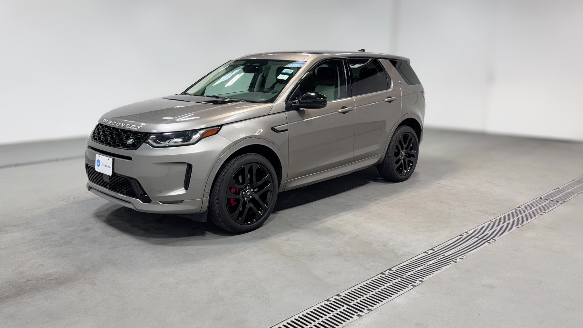 2024 Land Rover Discovery Sport vehicle photo