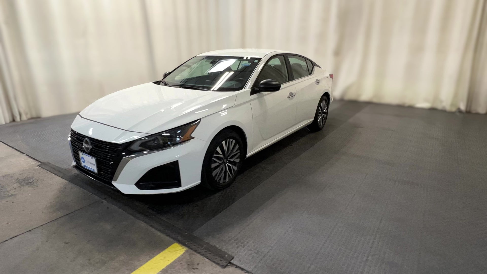 2025 Nissan Altima vehicle photo