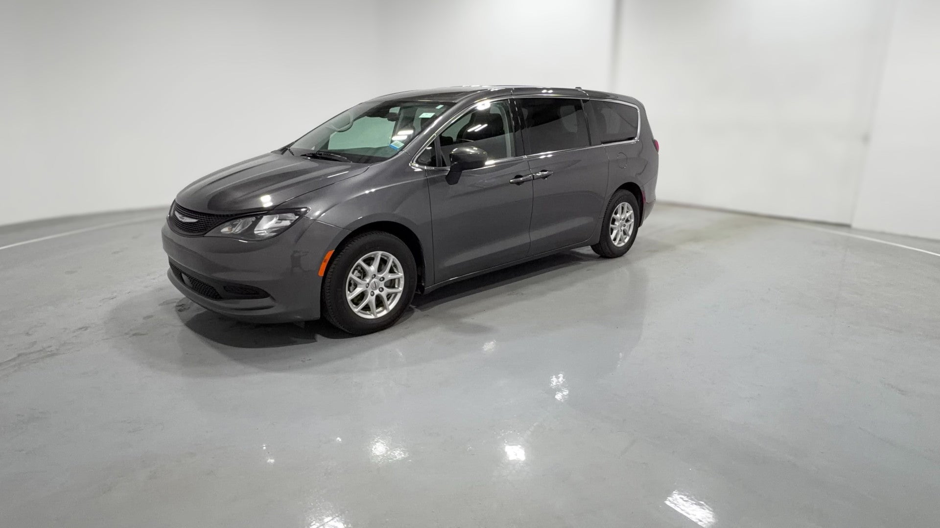 2023 Chrysler Voyager vehicle photo