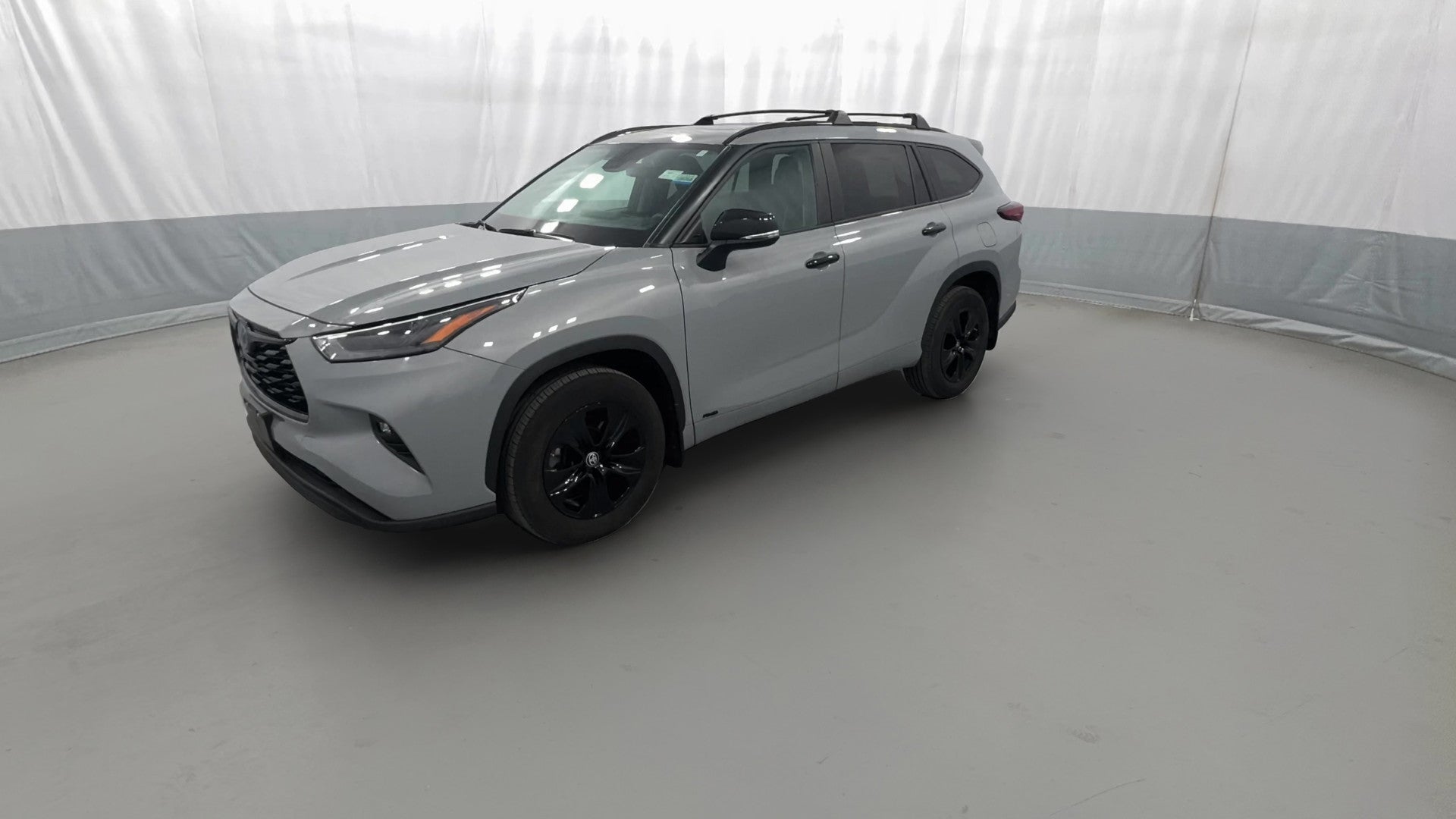 2024 Toyota Highlander Hybrid vehicle photo