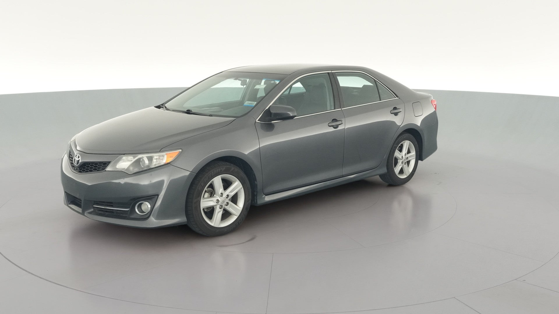 2014 Toyota Camry vehicle photo