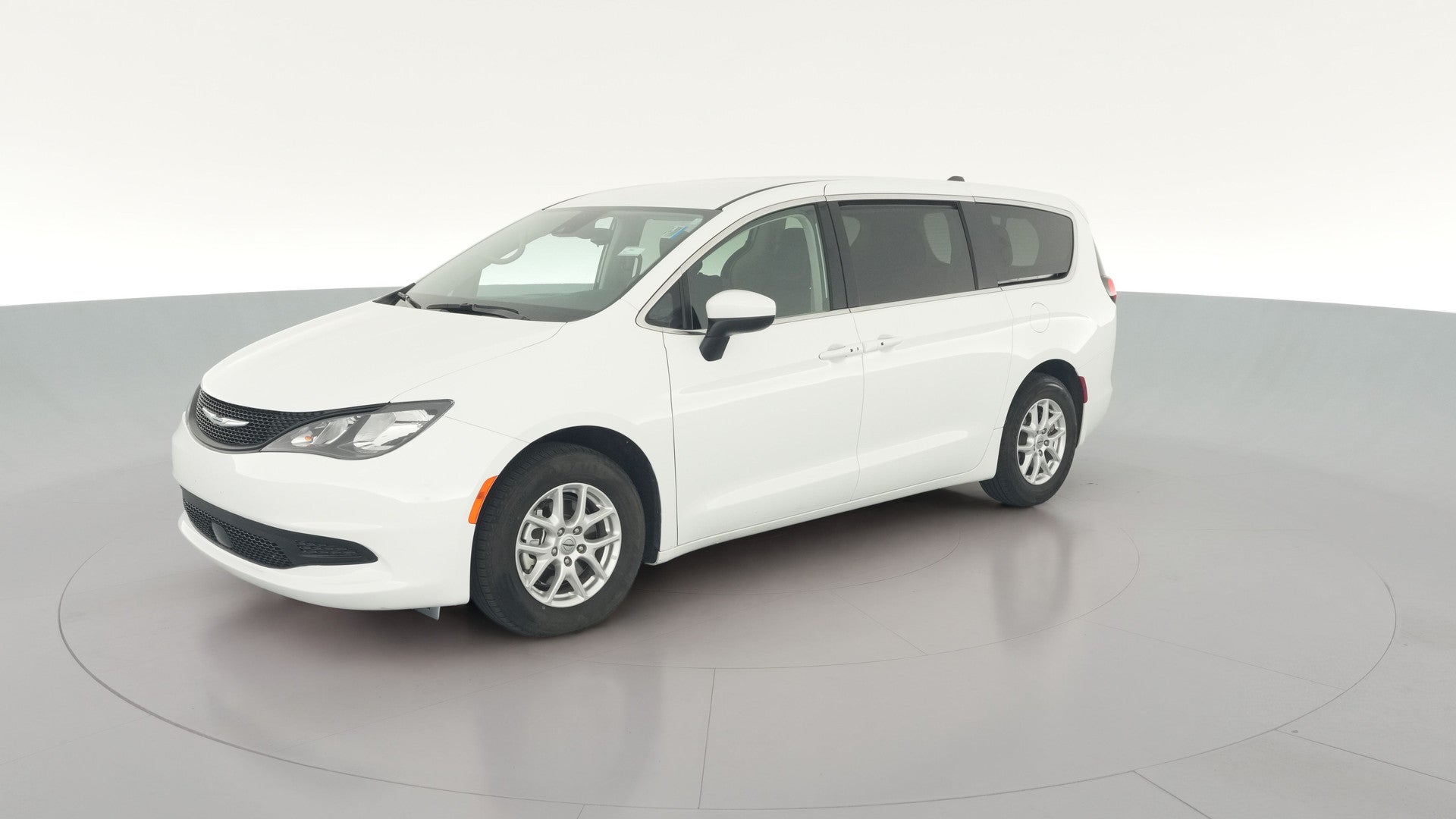 2023 Chrysler Voyager vehicle photo