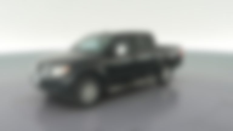 2016 Nissan Frontier Crew Cab vehicle photo